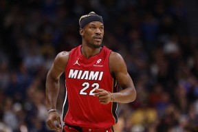 ng体育转折点！迈阿密热火篮板制胜；NBA季后赛赛后攻防权衡；震撼外界；控场能力受关注的简单介绍